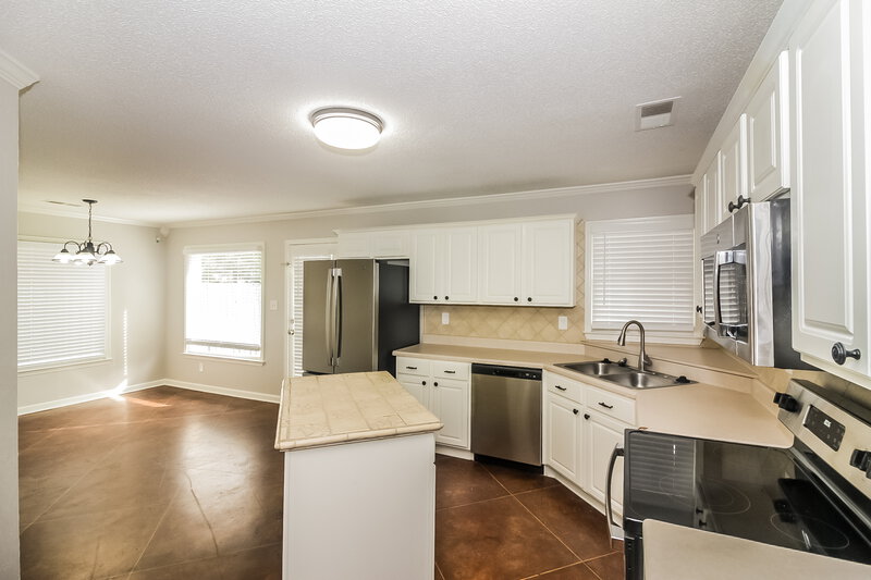 2,020/Mo, 10221 Green Moss Dr N Cordova, TN 38018 Kitchen View 2