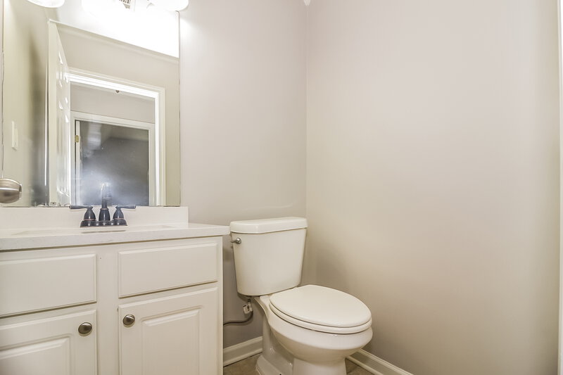 2,020/Mo, 10221 Green Moss Dr N Cordova, TN 38018 Bathroom View