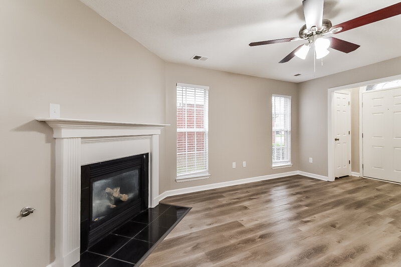 2,000/Mo, 1607 Central Trails Dr Southaven, MS 38671 Living Room View