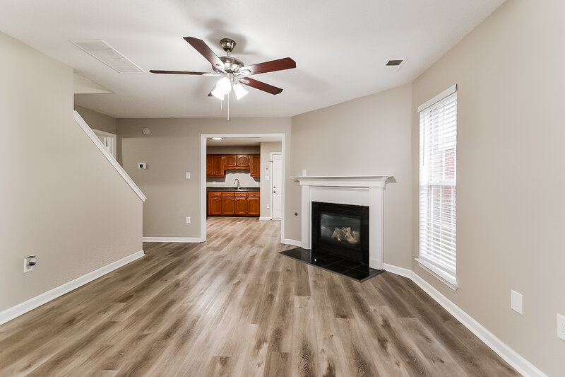 2,000/Mo, 1607 Central Trails Dr Southaven, MS 38671 Living Room View 2