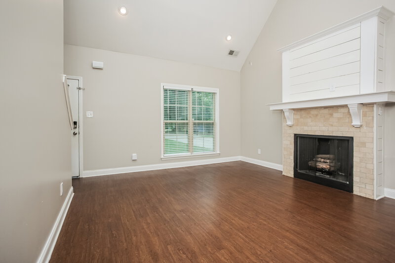 2,230/Mo, 7200 Kingcrest Rd Olive Branch, MS 38654 Living Room View 2