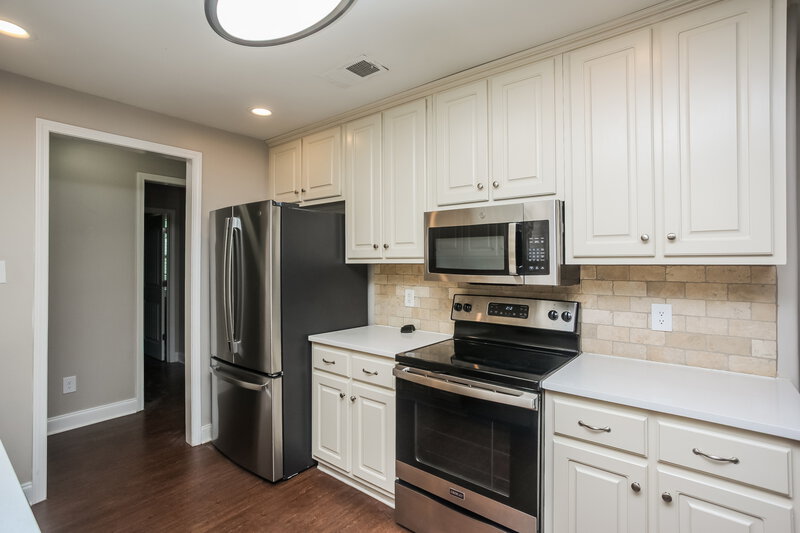 2,230/Mo, 7200 Kingcrest Rd Olive Branch, MS 38654 Kitchen View