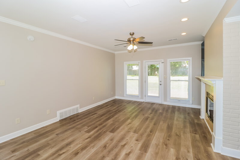 2,245/Mo, 8964 Minda Cv Cordova, TN 38016 Living Room View 2