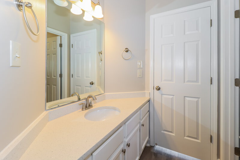 2,245/Mo, 8964 Minda Cv Cordova, TN 38016 Bathroom View