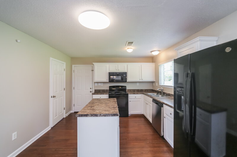 1,950/Mo, 10108 Nolton Cir Cordova, TN 38016 Kitchen View