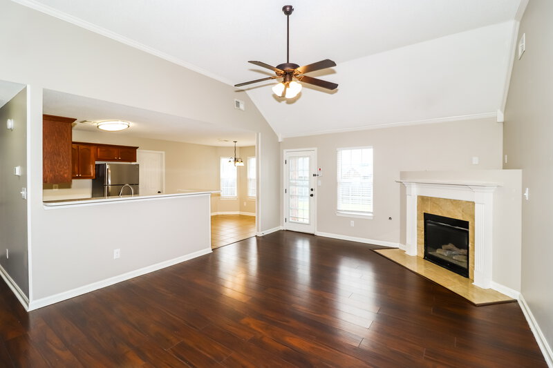 1,895/Mo, 4276 Louden Dr Horn Lake, MS 38637 Living Room View 2