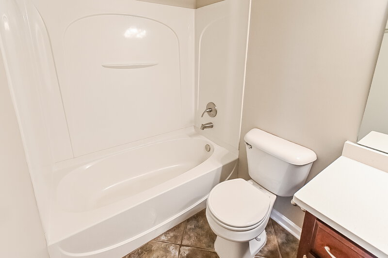1,930/Mo, 8531 Cross Point Dr Olive Branch, MS 38654 Bathroom View