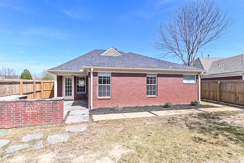 1,930/Mo, 8531 Cross Point Dr Olive Branch, MS 38654 Rear View