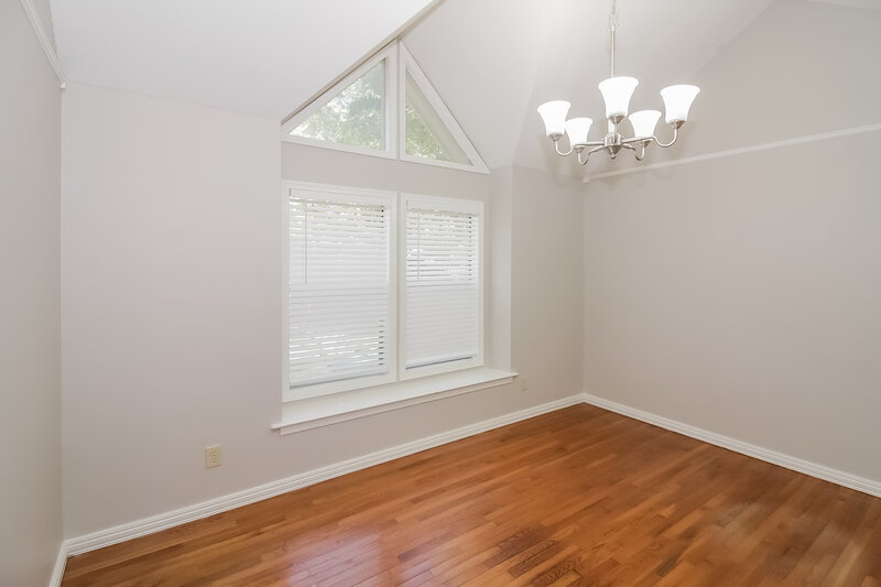 2,300/Mo, 2224 Burlingate Dr Cordova, TN 38016 Dining Room View