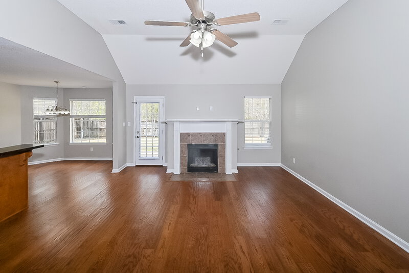 2,030/Mo, 884 Keebler Dr Southaven, MS 38671 Living Room View 3