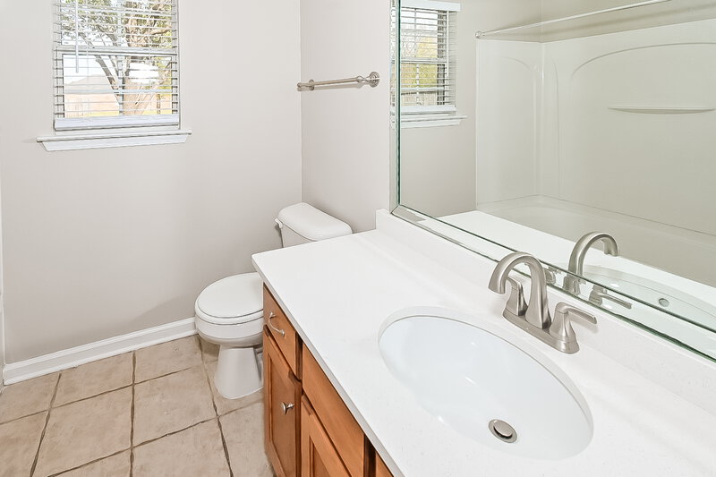 2,030/Mo, 884 Keebler Dr Southaven, MS 38671 Bathroom View