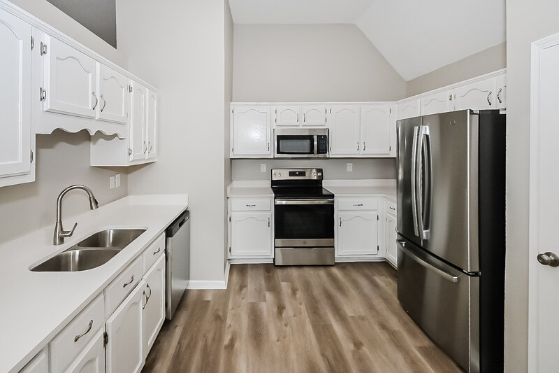 3,220/Mo, 5983 Alexandria Ln Southaven, MS 38671 Kitchen View 2