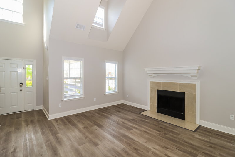 1,920/Mo, 25 Penny Ln Oakland, TN 38060 Living Room View 2