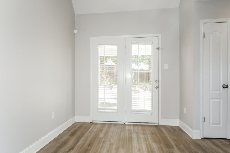 0/Mo, 25 Penny Ln Oakland, TN 38060 Dining Room View