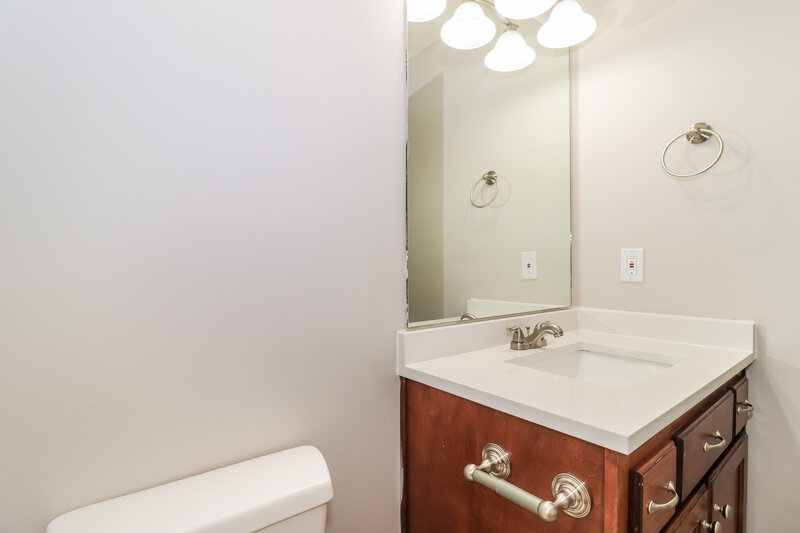 1,920/Mo, 25 Penny Ln Oakland, TN 38060 Bathroom View