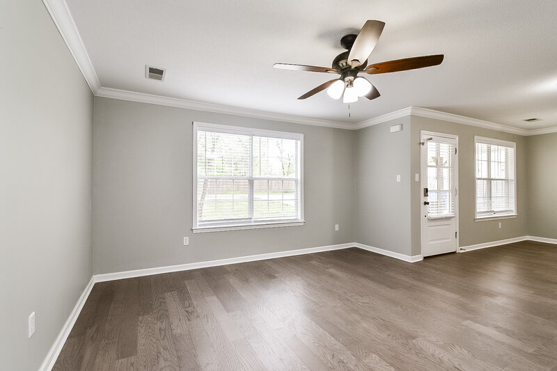 2,150/Mo, 7973 Hickory Cv Olive Branch, MS 38654 Living Room View