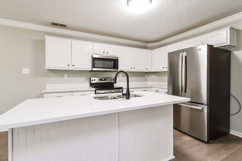 2,150/Mo, 7973 Hickory Cv Olive Branch, MS 38654 Kitchen View 2
