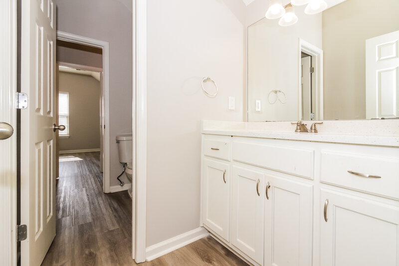 2,230/Mo, 8347 Blue Lagoon Dr Bartlett, TN 38002 Bathroom View 2