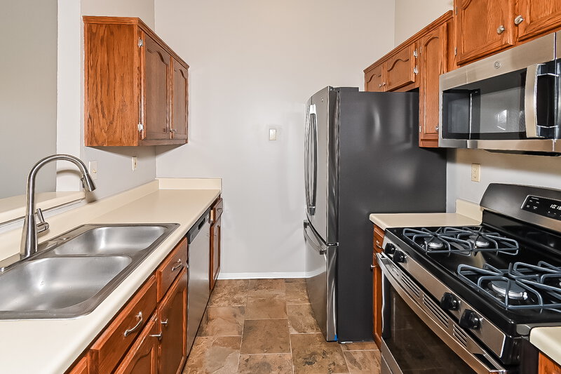 2,650/Mo, 7645 Lilly Dr Southaven, MS 38671 Kitchen View