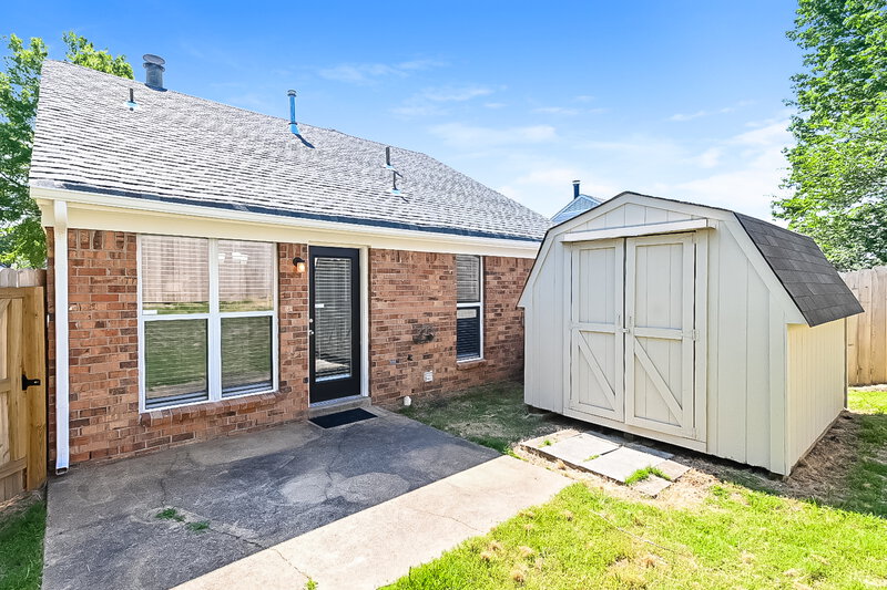 2,650/Mo, 7645 Lilly Dr Southaven, MS 38671 Rear View