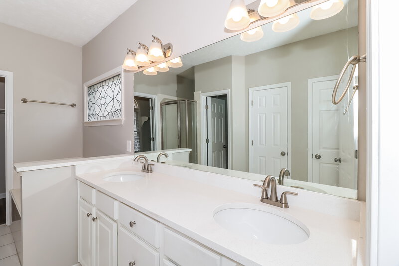2,150/Mo, 6468 Cheyenne Dr Olive Branch, MS 38654 Main Bathroom View