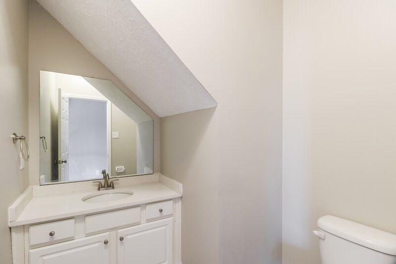 2,150/Mo, 6468 Cheyenne Dr Olive Branch, MS 38654 Bathroom View 2
