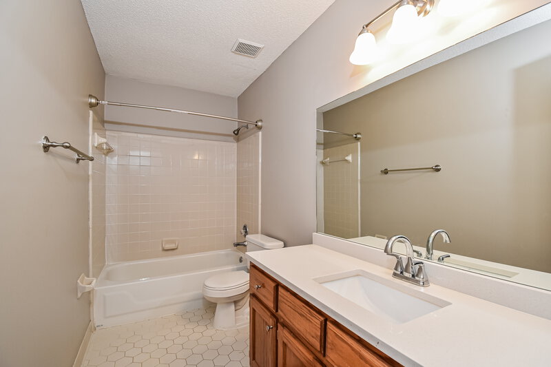 1,980/Mo, 1965 Abbott Cv Cordova, TN 38016 Bathroom View