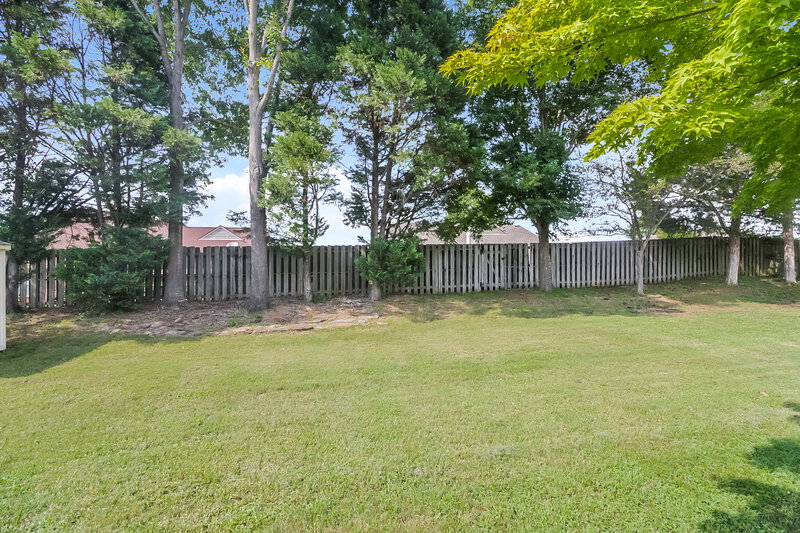 2,250/Mo, 6696 Raner Cv Bartlett, TN 38002 Backyard View