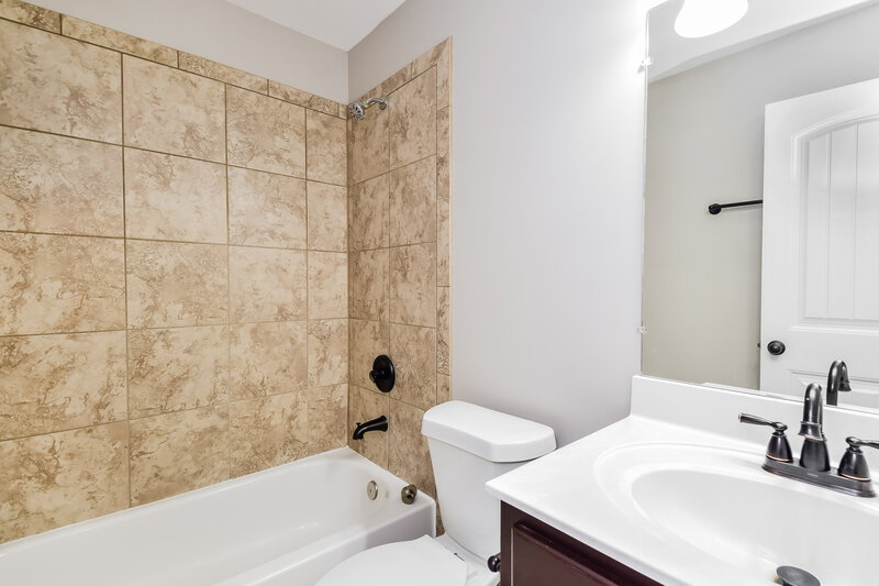 1,715/Mo, 4857 Cantata Dr Walls, MS 38680 Bathroom View