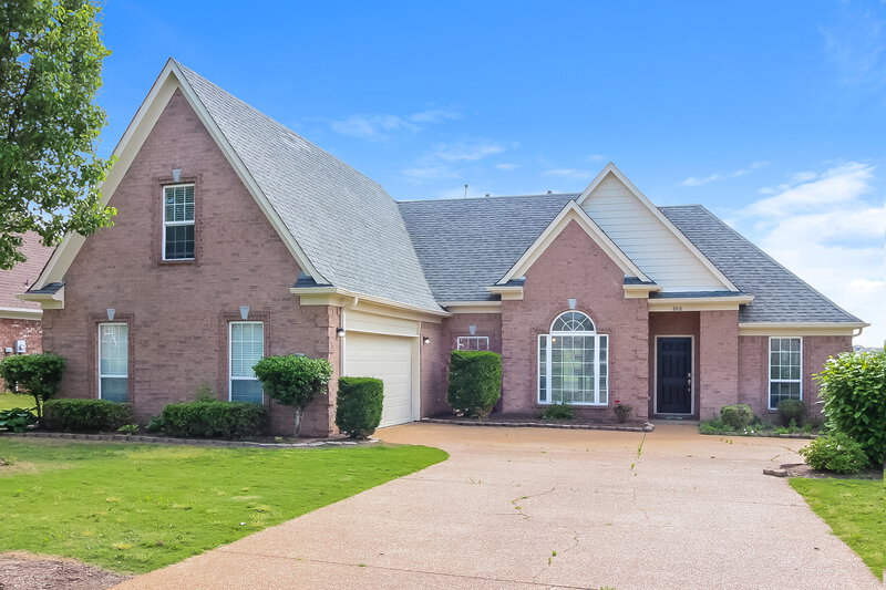 2,475/Mo, 8418 Linda Shore Dr N Southaven, MS 38672 Front View