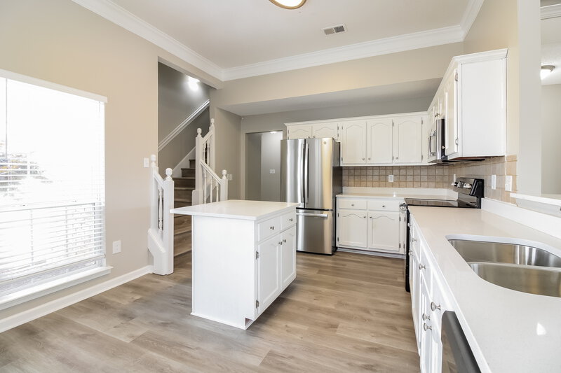 2,475/Mo, 8418 Linda Shore Dr N Southaven, MS 38672 Kitchen View