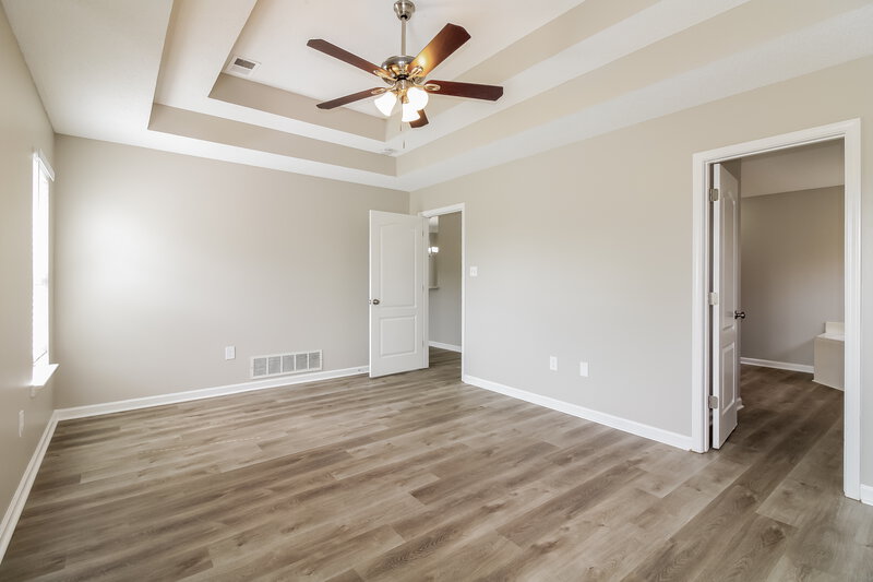 2,475/Mo, 8418 Linda Shore Dr N Southaven, MS 38672 Main Bedroom View 3