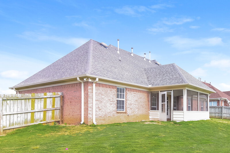 2,475/Mo, 8418 Linda Shore Dr N Southaven, MS 38672 Rear View