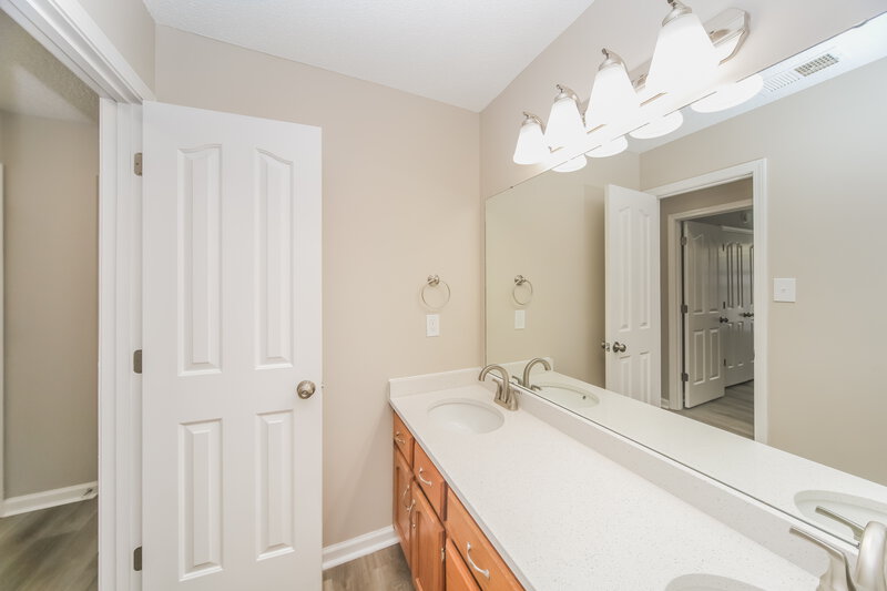 2,115/Mo, 6889 Greyhawk Cv N Olive Branch, MS 38654 Bathroom View