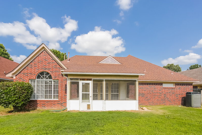 2,115/Mo, 6889 Greyhawk Cv N Olive Branch, MS 38654 Rear View