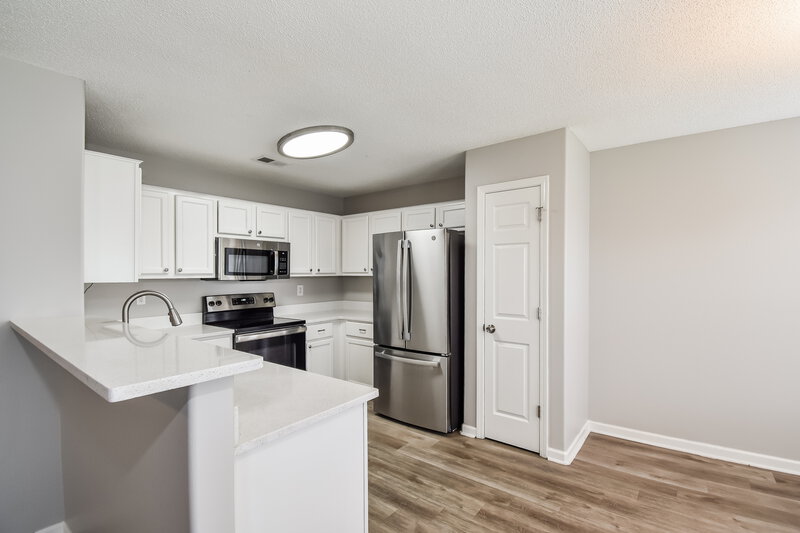 1,975/Mo, 7776 Gosbrook Ln Memphis, TN 38125 Kitchen View