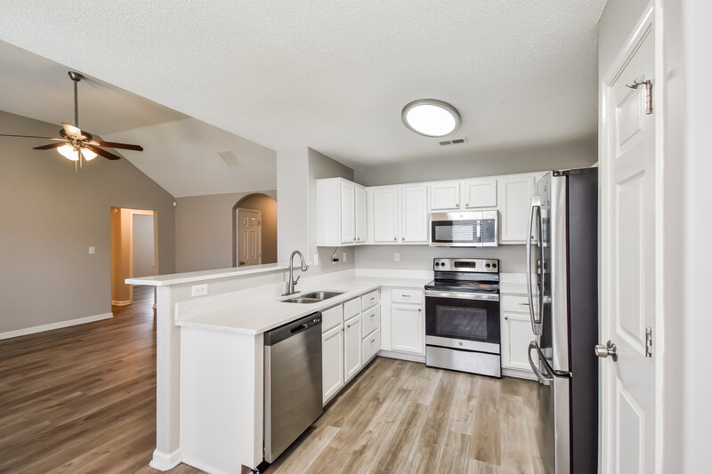 1,975/Mo, 7776 Gosbrook Ln Memphis, TN 38125 Kitchen View 2