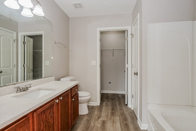 1,505/Mo, 1497 Pemberton Ln Cordova, TN 38016 Main Bathroom View