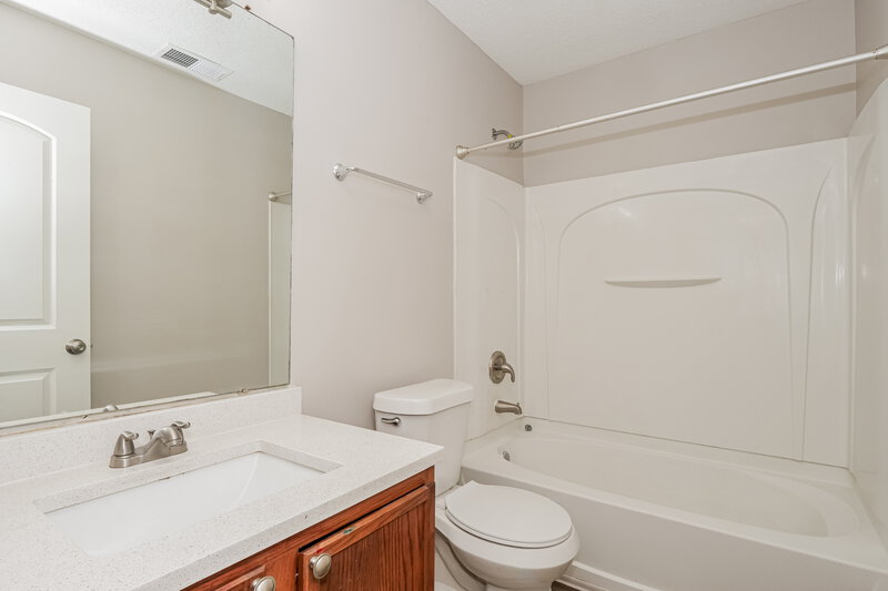 1,505/Mo, 1497 Pemberton Ln Cordova, TN 38016 Bathroom View