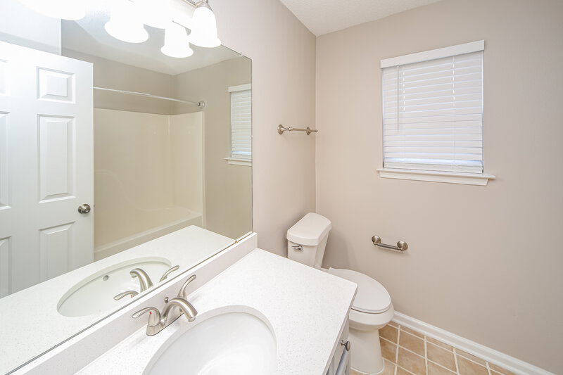 2,035/Mo, 7110 Fernbank Ln Memphis, TN 38125 Bathroom View