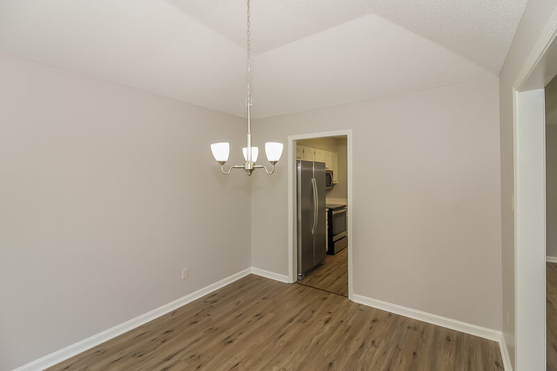 1,800/Mo, 6640 Elmore Ridge Ln Memphis, TN 38134 Dining Room View 2