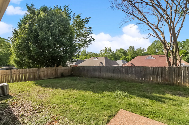 1,800/Mo, 6640 Elmore Ridge Ln Memphis, TN 38134 Rear View