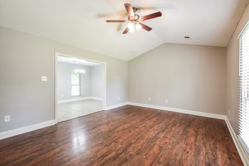 1,680/Mo, 2621 Pintail Dr Horn Lake, MS 38637 Living Room View