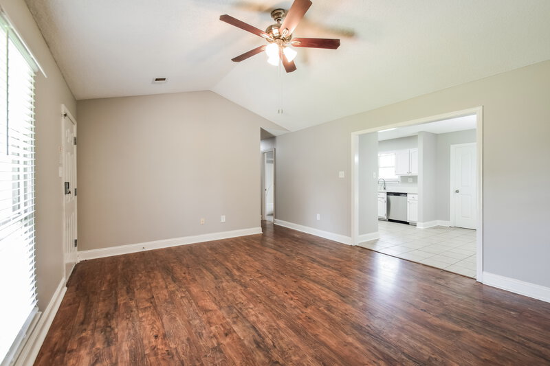 1,680/Mo, 2621 Pintail Dr Horn Lake, MS 38637 Living Room View 2