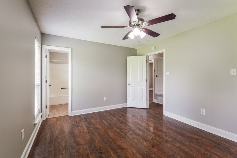 1,680/Mo, 2621 Pintail Dr Horn Lake, MS 38637 Main Bedroom View 2