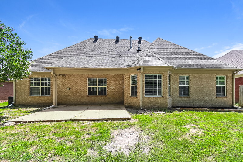 1,985/Mo, 2483 Della St Hernando, MS 38632 Rear View