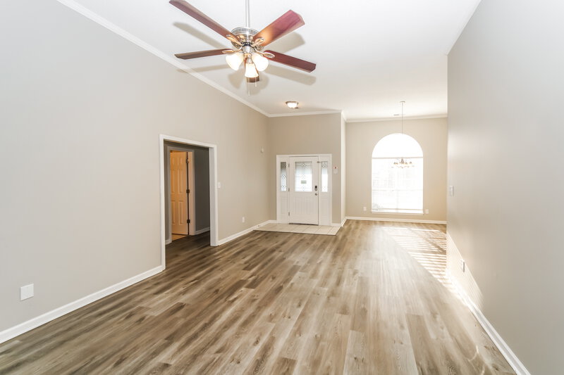 1,925/Mo, 2430 Mason Dr Hernando, MS 38632 Living Room View