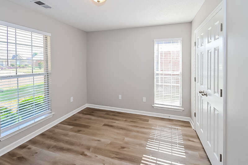 2,650/Mo, 1883 Cresent Ln Southaven, MS 38671 Bedroom View 3