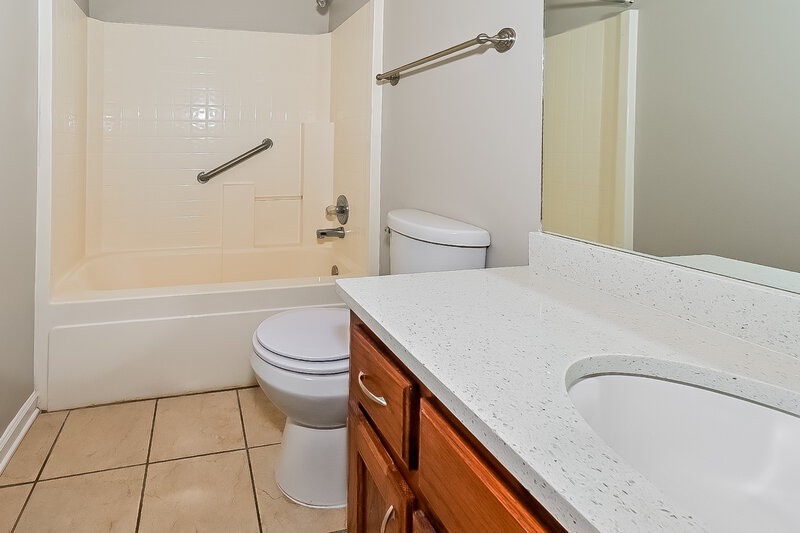 1,680/Mo, 6700 Black Oak Dr Walls, MS 38680 Bathroom View