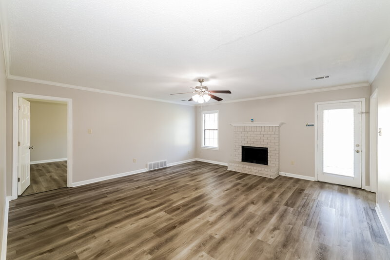 2,135/Mo, 4130 Canna Hill Ct Bartlett, TN 38135 Living Room View 2